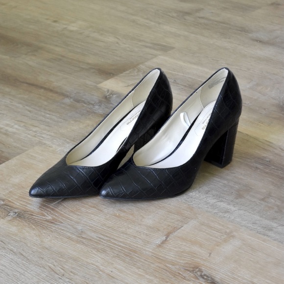 Alligator Pumps - Picture 1 of 8